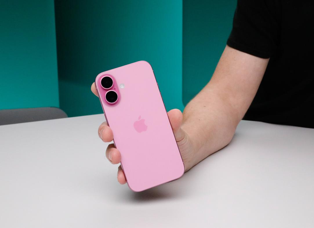 Стоит ли покупать iPhone в 2025 году? Разбор плюсов и минусов
